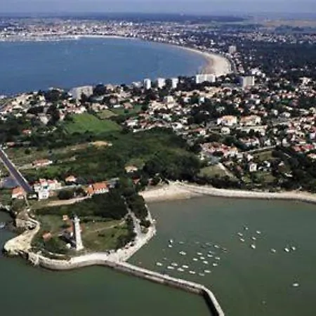 A 2 Pas De La De La Vallieres Διαμέρισμα *