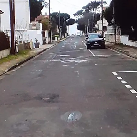 A 2 Pas De La De La Vallieres *