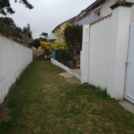 A 2 Pas De La De La Vallieres *